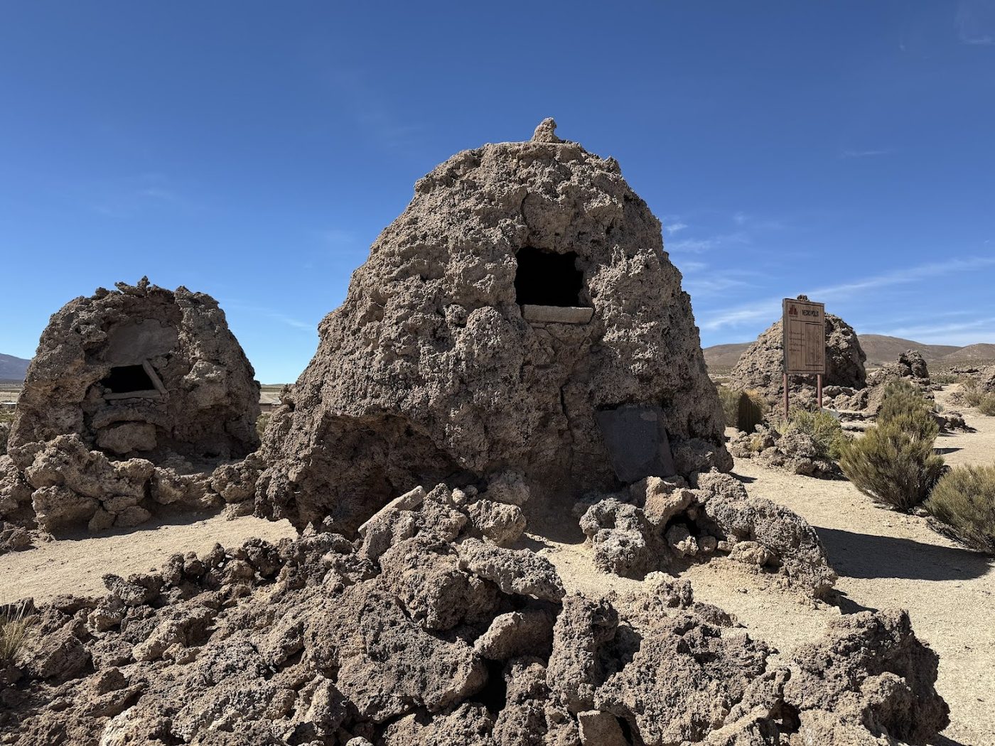 Pre-Columbian chullpa burial towers